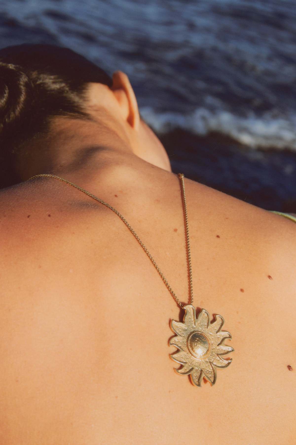 SUNSET COLLAR ORO