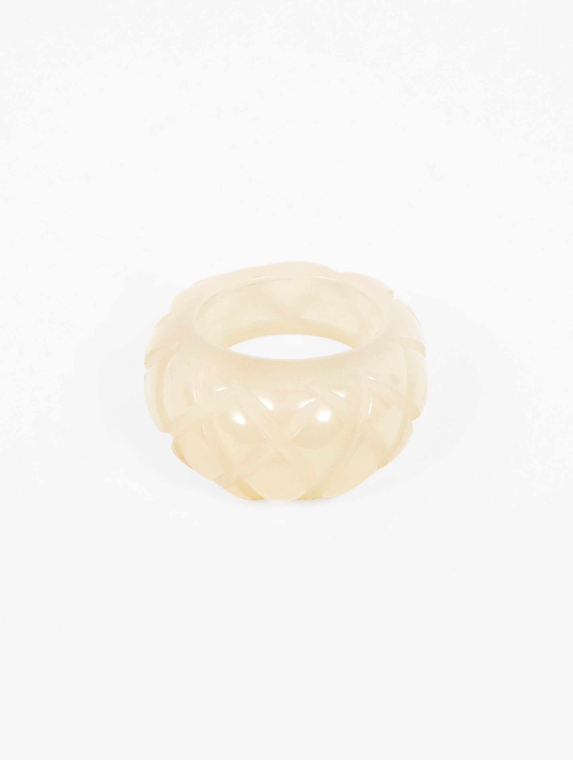 WHITE RING RESIN