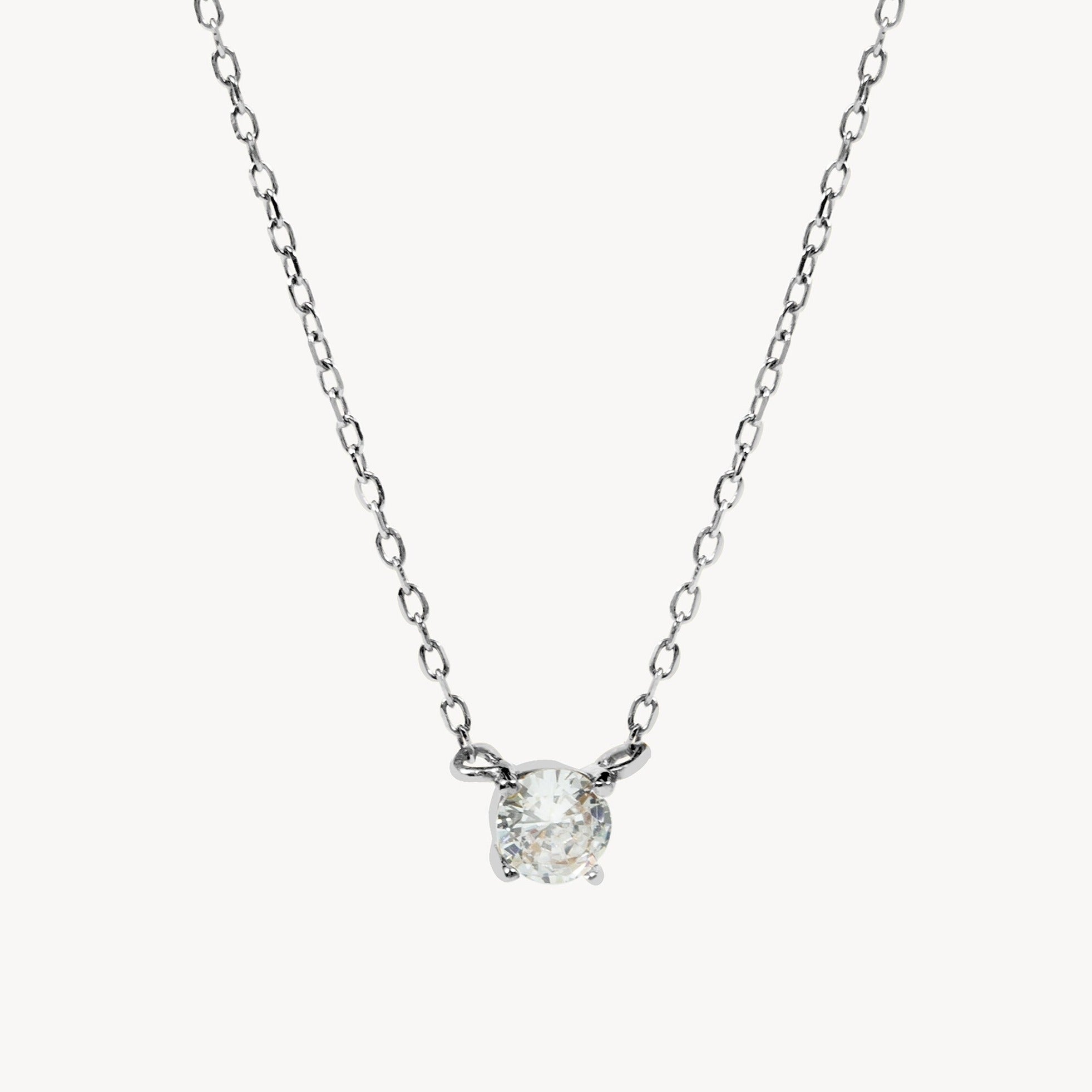 ARI SILVER NECKLACE